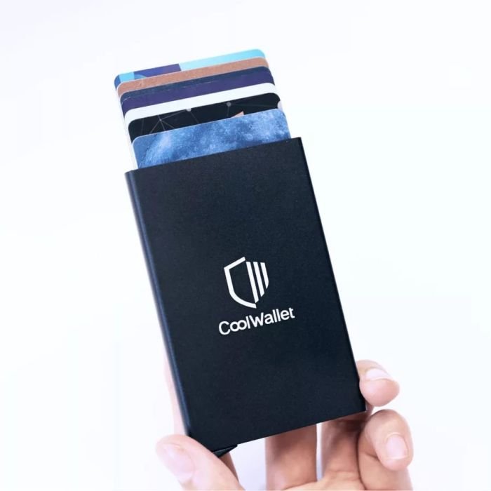 Картхолдер CoolWallet із захистом RFID Чорний (CWCH)