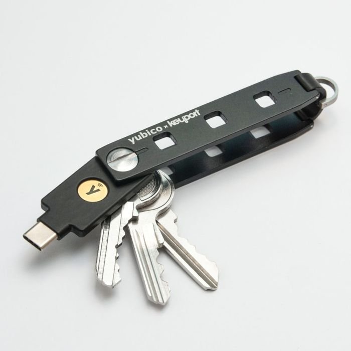 Апаратний ключ Yubico Yubikey Security Key C NFC USB Type-С (1177087)